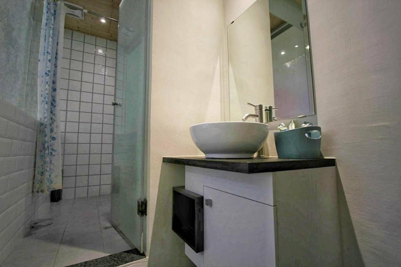טאינאן Canal Walk Inn מראה חיצוני תמונה