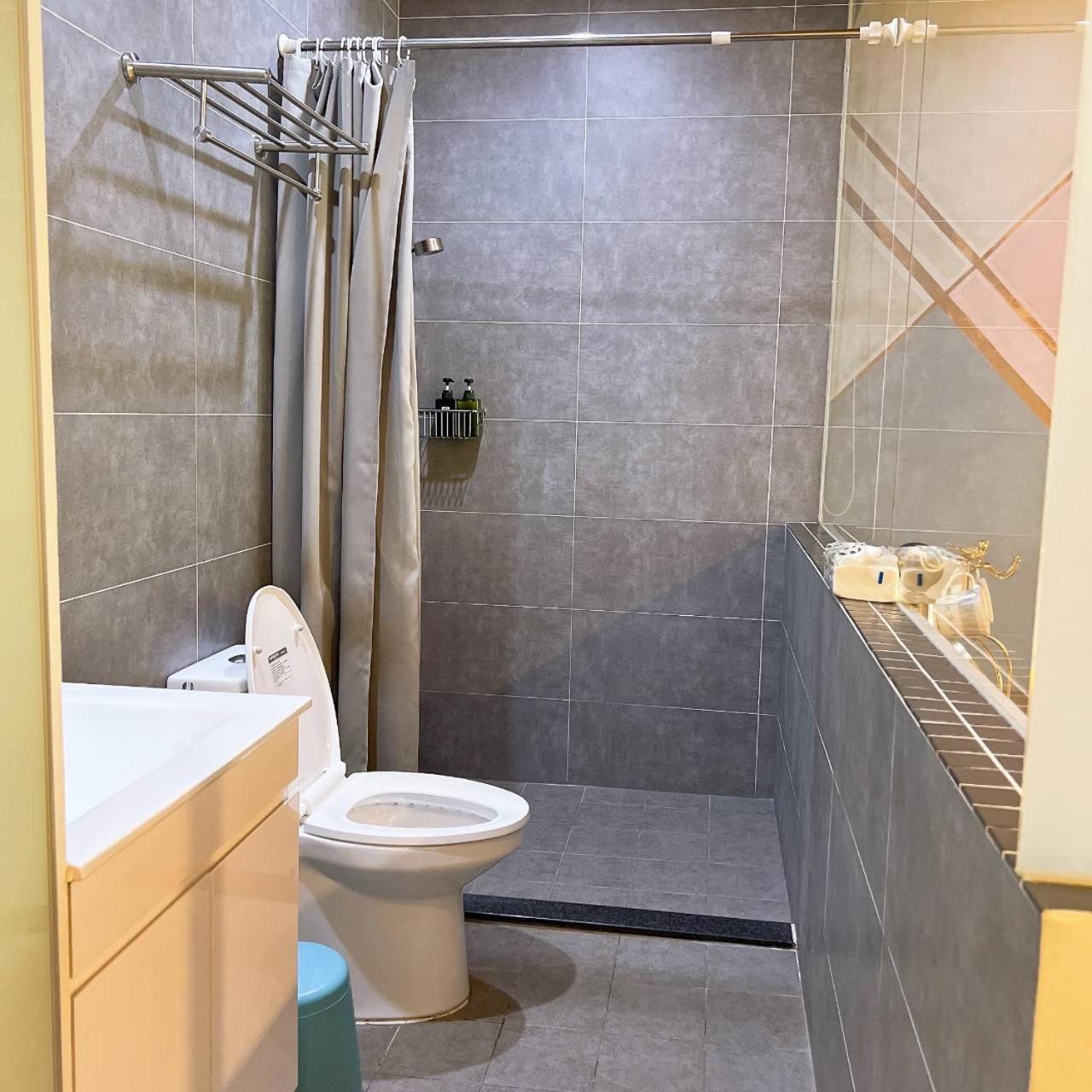 טאינאן Canal Walk Inn מראה חיצוני תמונה