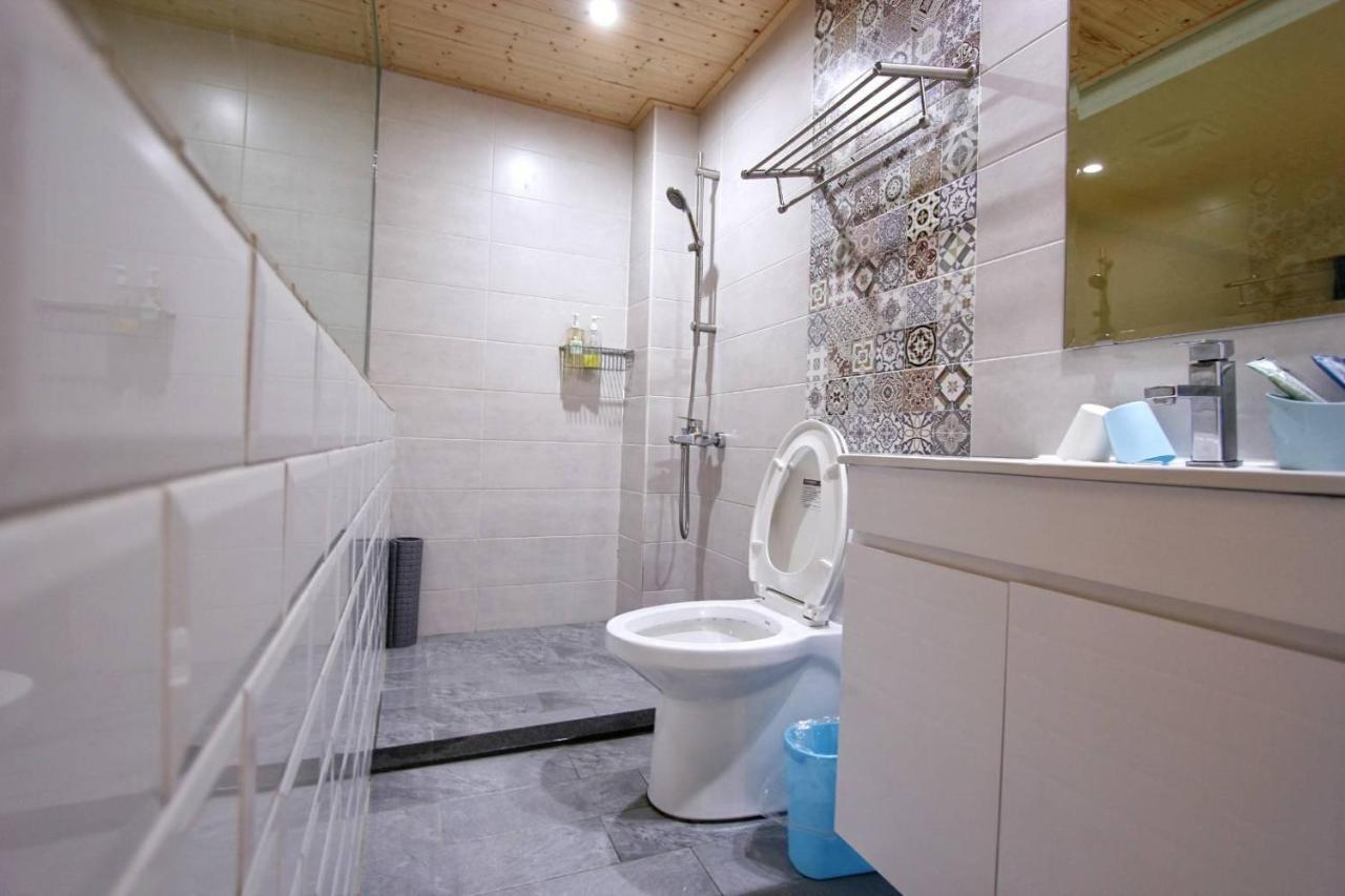 טאינאן Canal Walk Inn מראה חיצוני תמונה
